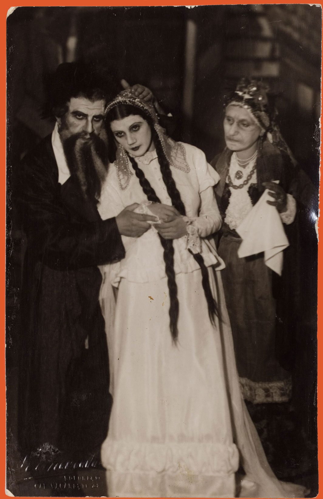 Three actors in the play Der Dybbuk