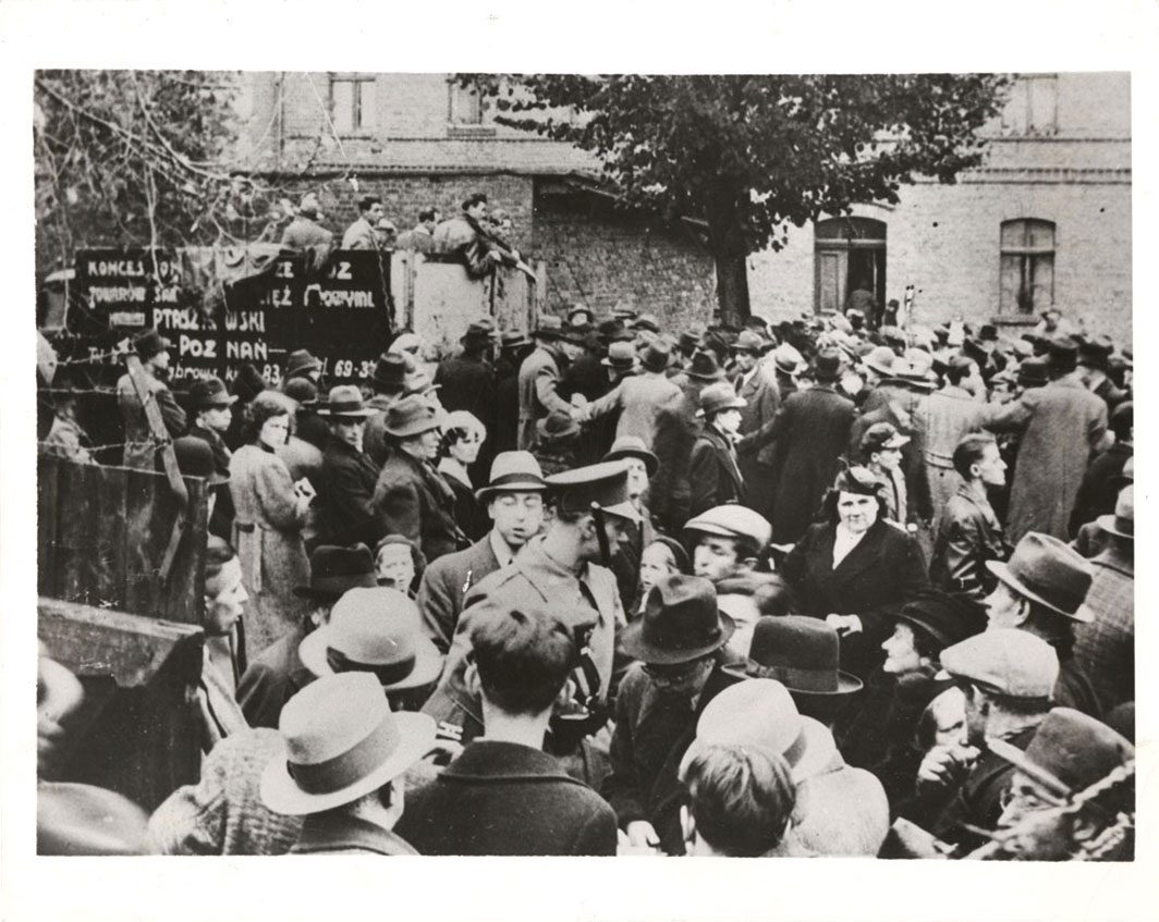 Photograph of Polish Jews expelled from Germany