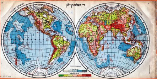 Colorful map of the world with countries identified in Yiddish